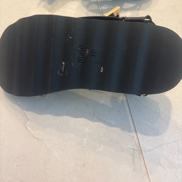 Shoes - Picture 4 of 4